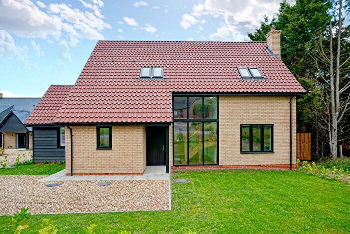 4 Bedroom Detached House For Sale In Thrapston Road, Ellington, Huntingdon, PE28