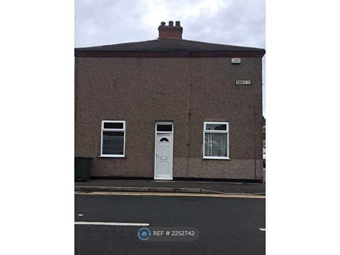 3 Bedroom Semi-Detached House To Rent In Roberts Street, Grimsby, DN32