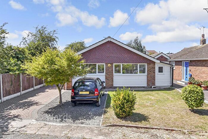 2 Bedroom Detached Bungalow For Sale In Throwley Drive, Herne Bay, Kent, CT6