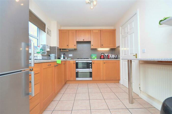 4 Bedroom House To Rent In Farnborough Close, Corby, NN18