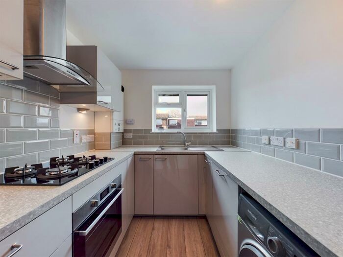 1 Bedroom Apartment To Rent In Waveney, Hemel Hempstead, Hertfordshire, HP2