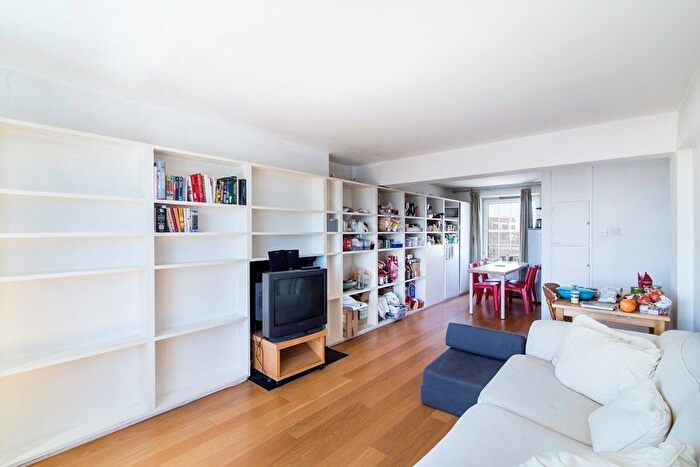 2 Bedroom Flat To Rent In Islip Street, Kentish Town, NW5