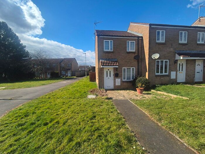 2 Bedroom Property To Rent In Pound Close, Yeovil, BA21