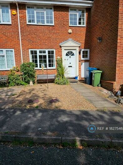 3 Bedroom Terraced House To Rent In Willows Close, Pinner, HA5
