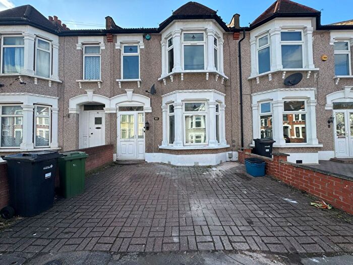3 Bedroom Terraced House To Rent In Cobham Road, Ilford, IG3