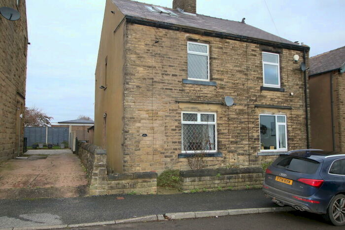 3 Bedroom Semi-Detached House To Rent In Clarel Street, Penistone, S36
