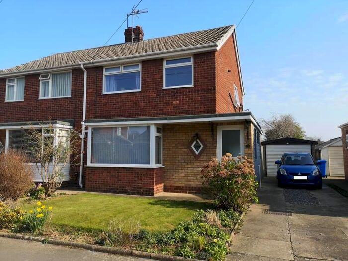 3 Bedroom Semi-Detached House To Rent In The Paddock, Beverley, HU17