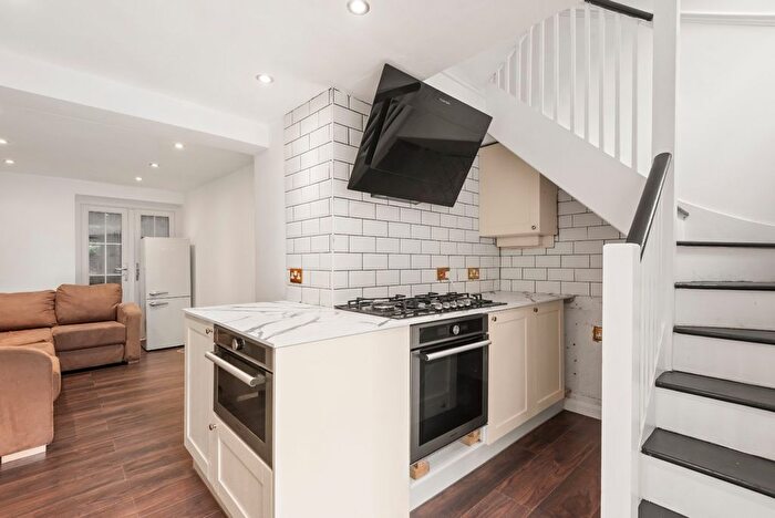 6 Bedroom Terraced House To Rent In Chart Street, Hoxton, N1