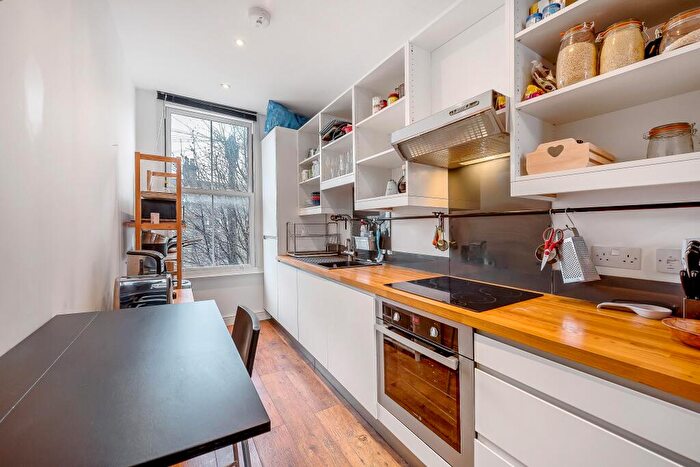 1 Bedroom Apartment To Rent In Southwell Road, London, Uk, SE5