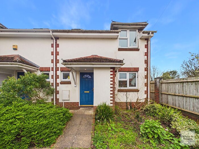 3 Bedroom Terraced House For Sale In Parham Close, Chichester, PO19