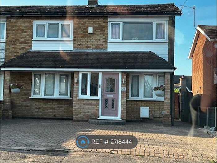 3 Bedroom End Of Terrace House To Rent In Bourne Avenue, Basildon, SS15