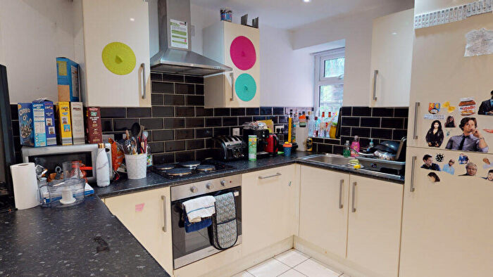 6 Bedroom House To Rent In Tiverton Road, Selly Oak, Birmingham, B29