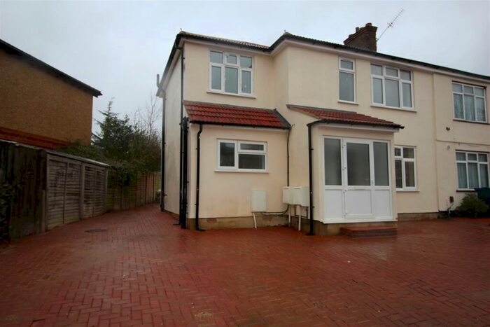 2 Bedroom Apartment To Rent In Whitchurch Avenue, Edgware, Greater London, HA8