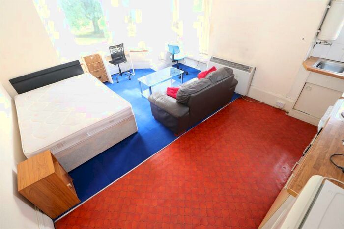 Studio To Rent In Studio Walsgrave Road Stoke Coventry, CV2