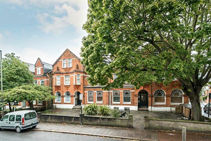 Studio To Rent In Bedford Hill, Balham, SW12