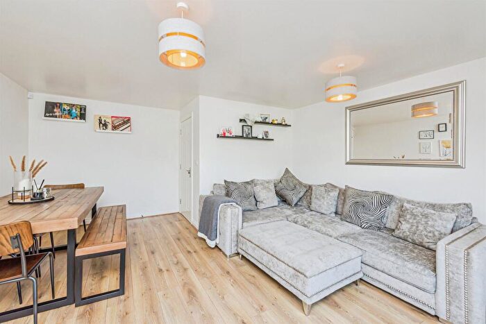 3 Bedroom End Of Terrace House For Sale In Campion Gardens, Birmingham, B24