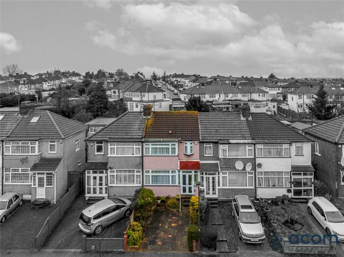 Houses for sale in Northolme Gardens, Edgware, HA8