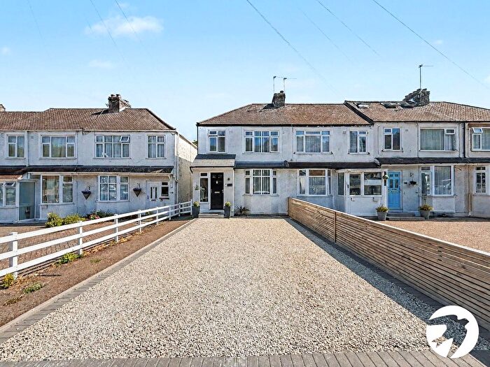 3 Bedroom Semi Detached House For Sale In Princes Avenue, Walderslade, Kent, ME5