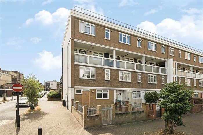 3 Bedroom Maisonette To Rent In Ellsworth Street, London, E2