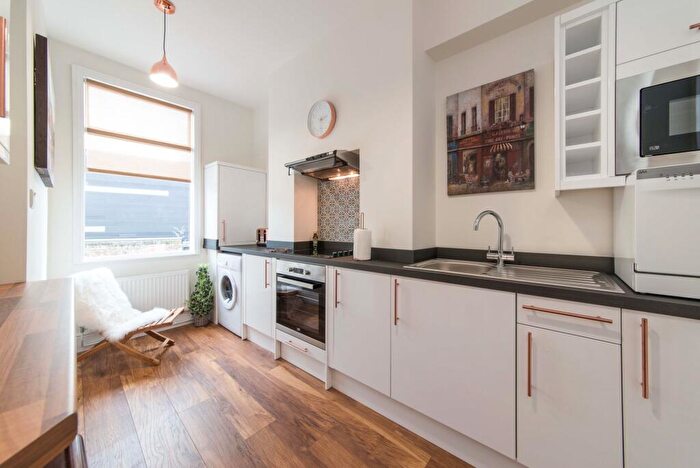 2 Bedroom Apartment To Rent In Derby Road, Nottingham, NG1