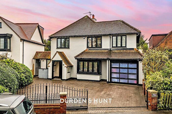 5 Bedroom Detached House For Sale In Roebuck Lane, Buckhurst Hill, IG9