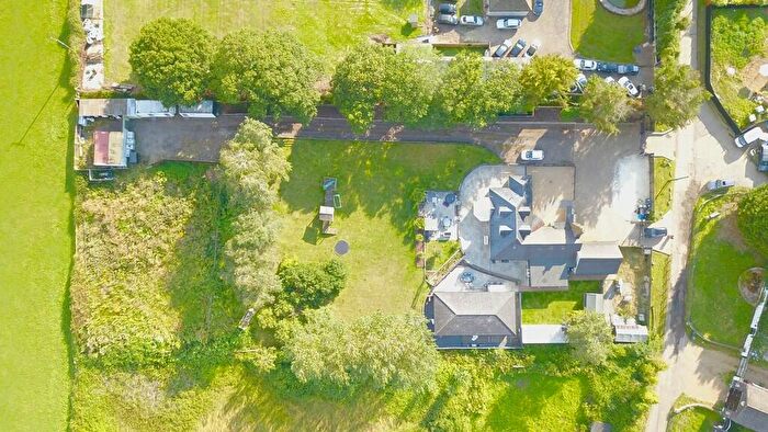 4 Bedroom Detached House For Sale In Claverhambury Road, Waltham Abbey, EN9