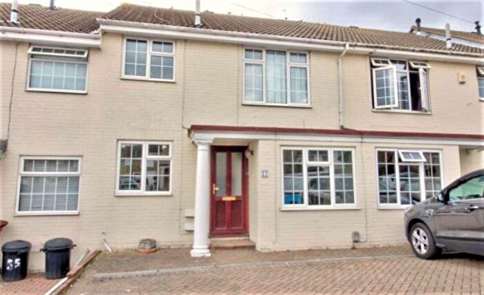 3 Bedroom Terraced House To Rent In Southwark Road, Rochester, ME2