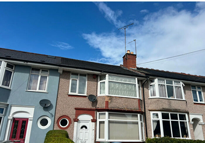 3 Bedroom Terraced House To Rent In Bedroom Family Home Near University Hospital, CV2