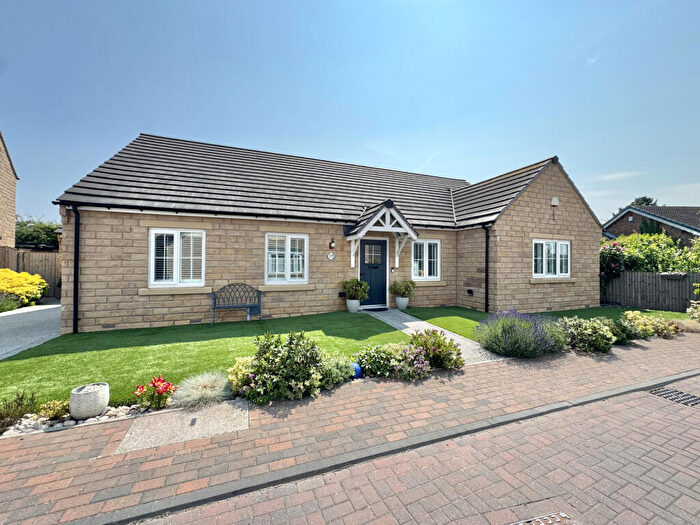 4 Bedroom Bungalow For Sale In Merton Close, Kippax, LS25