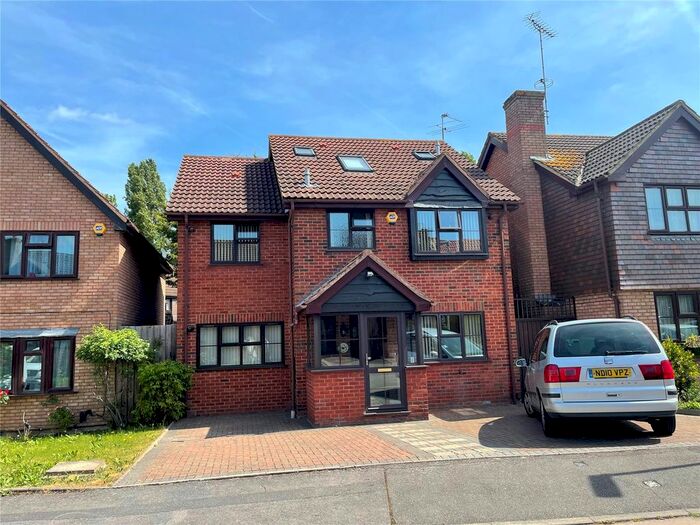 6 Bedroom Detached House To Rent In Strone Way, Hayes, Greater London, UB4