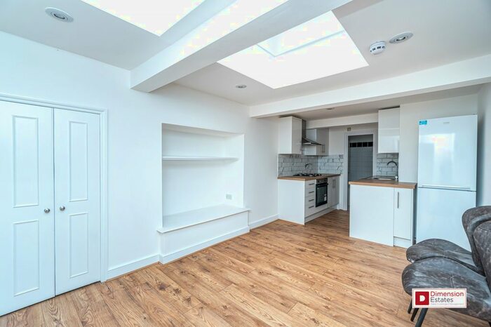 1 Bedroom Flat To Rent In Brooke Road, Clapton, Hackney, E5