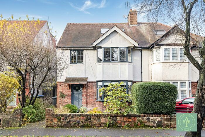 5 Bedroom Semi Detached House For Sale In Queen Elizabeths Drive, Southgate, London, N14