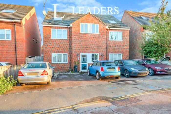 1 Bedroom Apartment To Rent In Victory Court, AL1