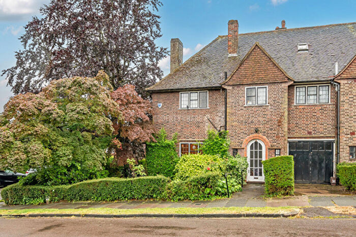4 Bedroom Semi-Detached House For Sale In Brim Hill, Hampstead Garden Suburb, N2