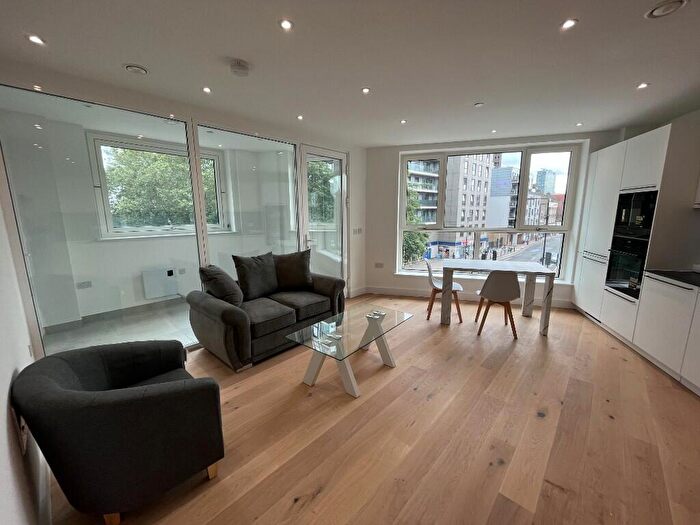 1 Bedroom Flat To Rent In Wayfare House, Poplar High Street, London, E14