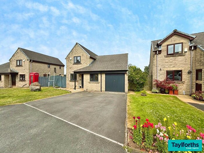 5 Bedroom Detached House For Sale In Whitworth Way, Barnoldswick, BB18