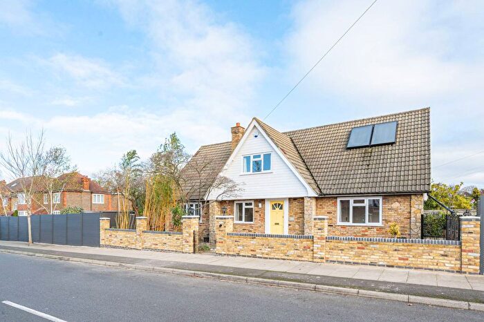 4 Bedroom Detached House To Rent In Hayes Way, Beckenham, BR3