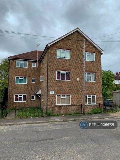 1 Bedroom Flat To Rent In Randall Court, Chatham, ME4