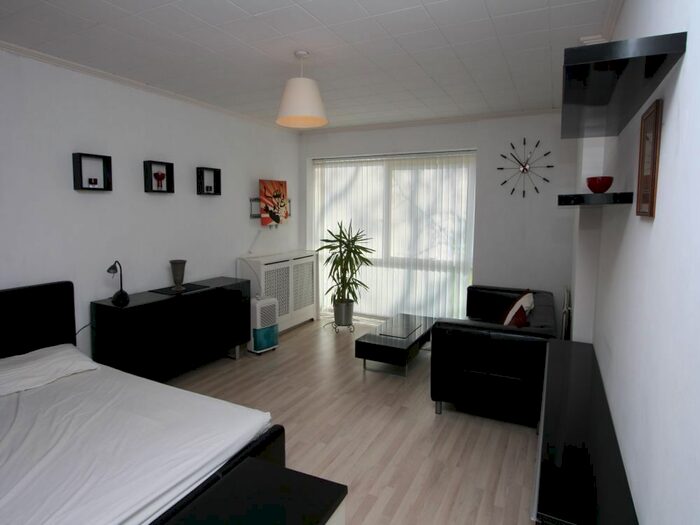 Studio To Rent In Priory Grange, Fortis Green, London, N2