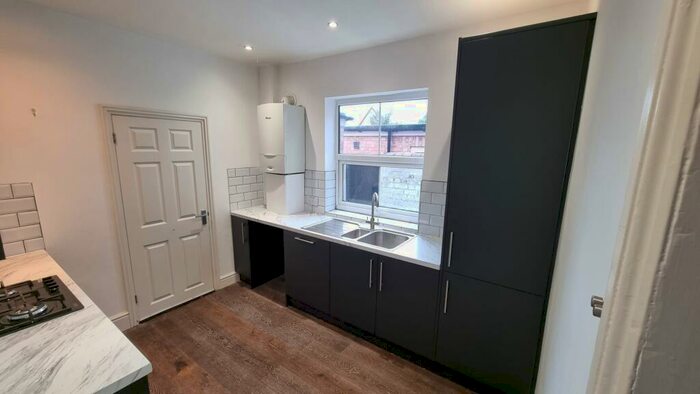 4 Bedroom House To Rent In Radnor Street, Swindon, SN1