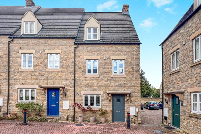 3 Bedroom Terraced House To Rent In Buttercross Lane, Witney, Oxfordshire, OX28