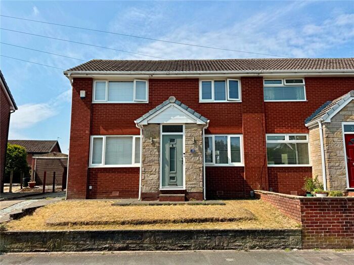3 Bedroom Semi Detached House For Sale In Denbydale Way, Royton, Oldham, OL2