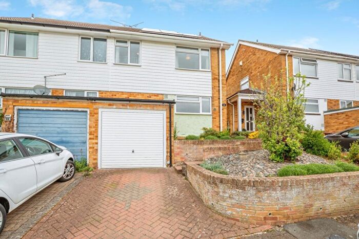 3 Bedroom Semi-Detached House For Sale In Nine Acres Road, Cuxton, Rochester, Kent, ME2