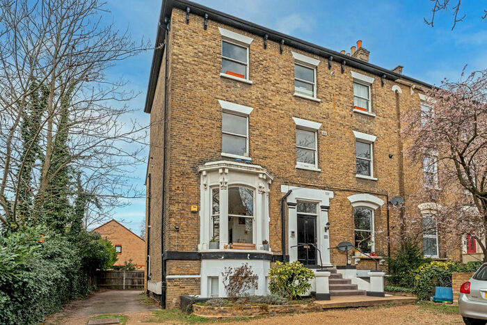 1 Bedroom Apartment To Rent In Hermon Hill, Wanstead, E11