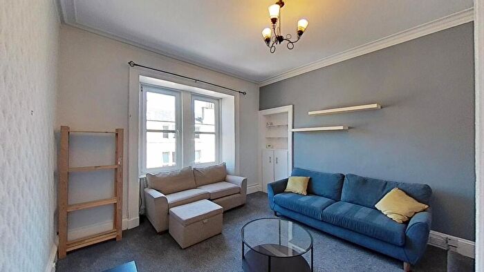 Flat To Rent In Caledonian Place, Edinburgh, Midlothian, EH11