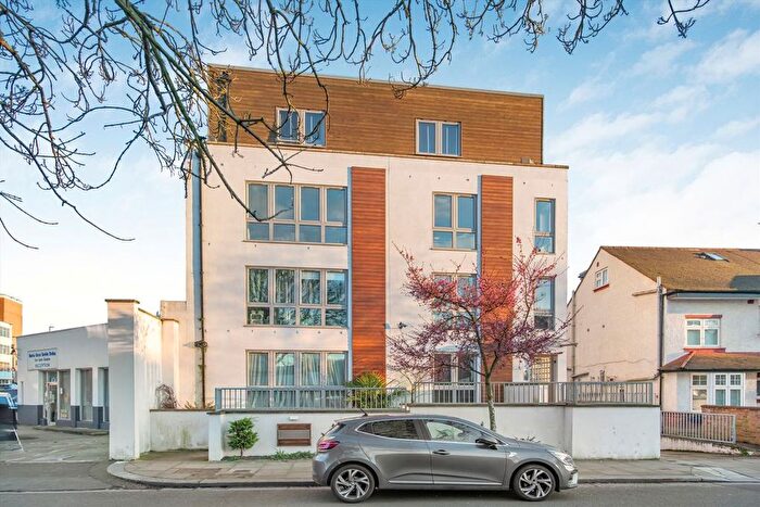 1 Bedroom Flat To Rent In Wellmeadow Road, London, W7