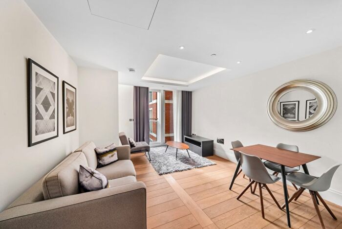 1 Bedroom Flat To Rent In Savoy House, Strand, WC2R