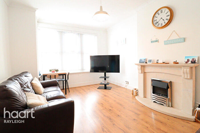 1 Bedroom Flat For Sale In Elm Road, Leigh-on-Sea, SS9