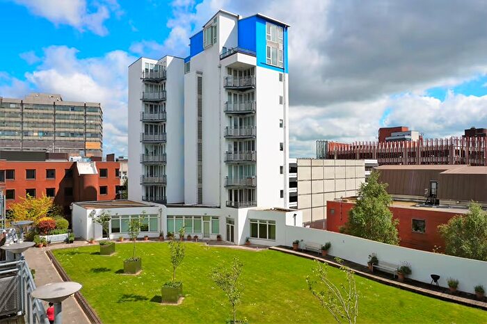 2 Bedroom Flat To Rent In Gordon Gardens, Swindon, SN1
