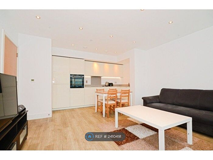 2 Bedroom Flat To Rent In Lyon Road, Harrow, HA1
